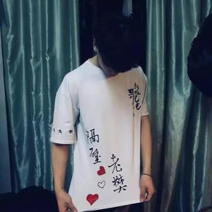 黄色视频男人舔女人下面
